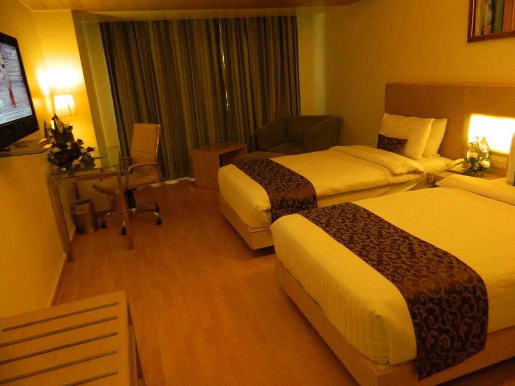 Park Maple Hotell Amritsar Exteriör bild