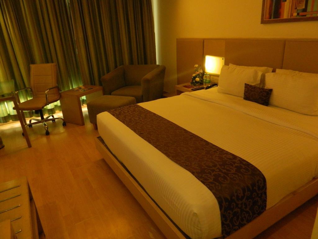 Park Maple Hotell Amritsar Exteriör bild
