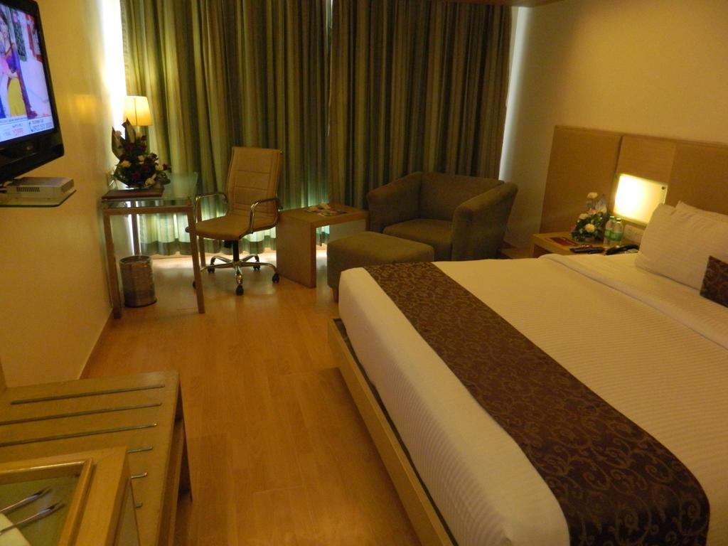 Park Maple Hotell Amritsar Exteriör bild