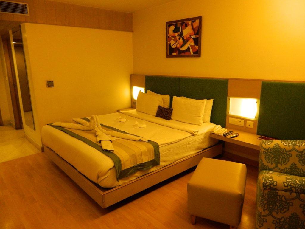 Park Maple Hotell Amritsar Exteriör bild